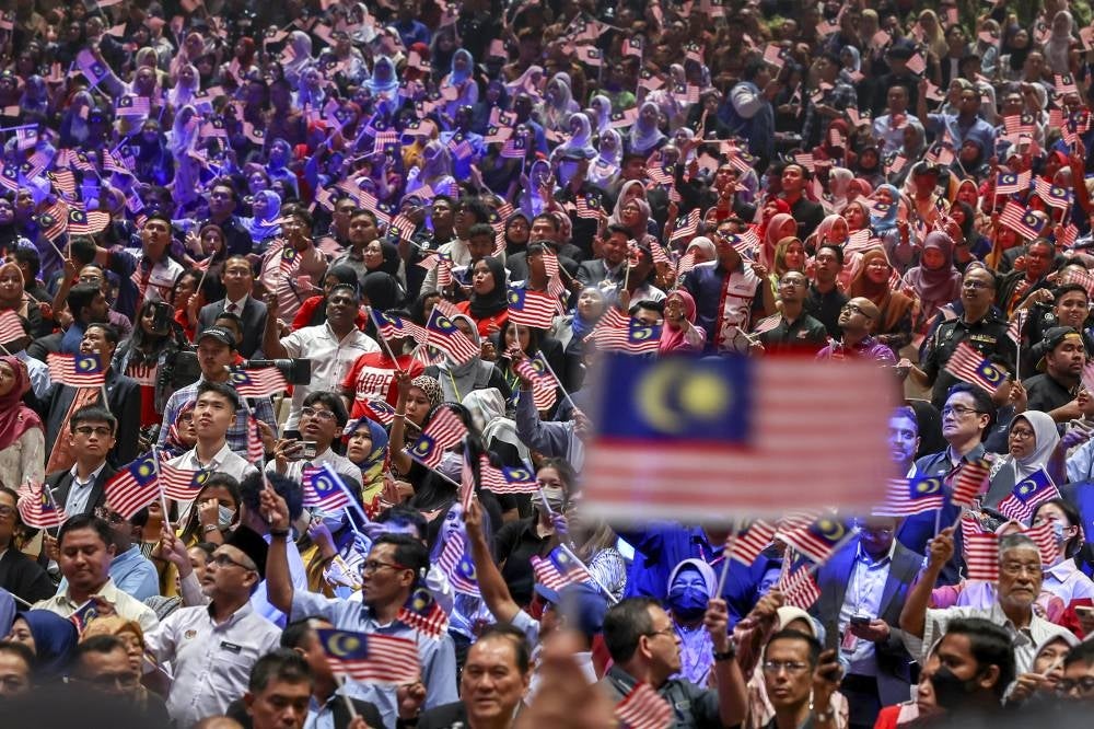 The Jalur Gemilang flew majestically as thousands of people from all walks of life rekindled their spirit of patriotism at Dataran Putrajaya here today to express their love for the nation on Malaysia’s 66th National Day with bursting pride and colours. Photo by Bernama