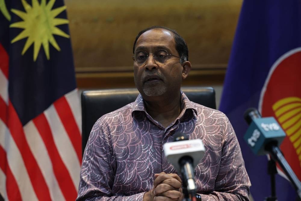 Zambry in a press conference for the 43rd Asean Summit and related summits in Jakarta from Sept 5-7 on Sunday, - BERNAMA PIX