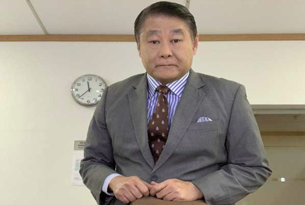 Veteran TV3 newscaster Raymond Goh is still alive and receiving treatment at a hospital in Petaling Jaya, his family clarifies in a statement today. - Facebook