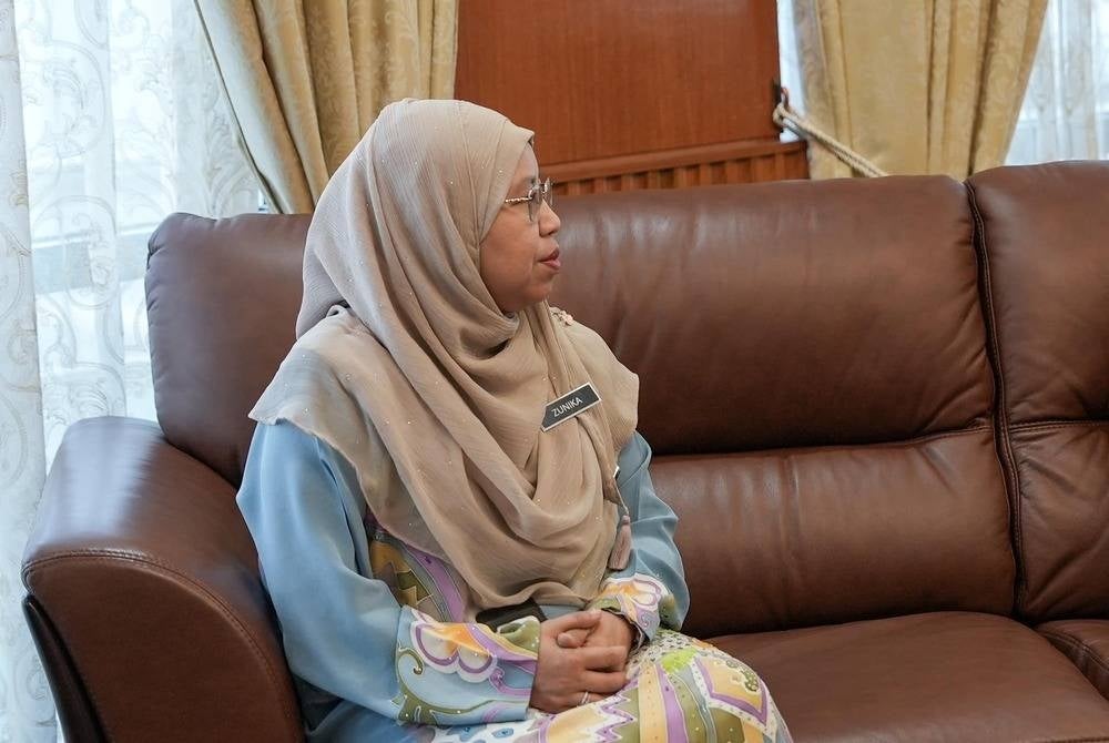 The 12th Malaysia Plan (12MP) will continue to focus on the implementation of programmes to increase income and ensure the wellbeing of the people, said the Economy Ministry deputy secretary-general (policy) Datuk Zunika Mohamed. - Facebook