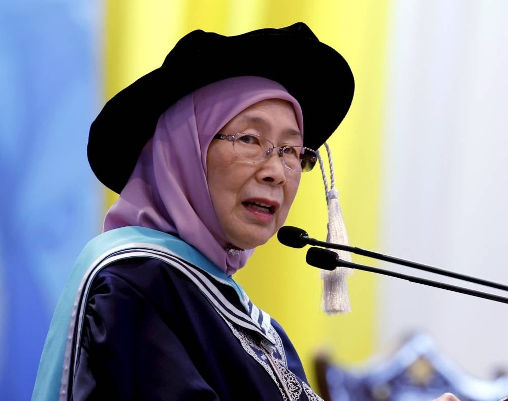 Datuk Seri Dr Wan Azizah Wan Ismail was conferred the Honorary Doctorate of Philosophy in Political and Social Sciences by Universiti Selangor (Unisel) today. - Photo by Bernama