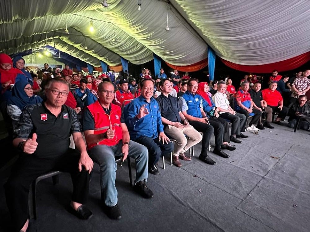 Ahmad Maslan (third from left) Photo source: Ahmad Maslan official Facebook page 