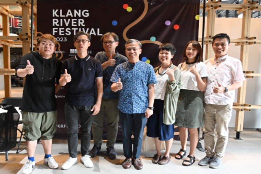 All telecommunications companies (telcos) in the country will sign a share subscription agreement (SSA) on equity stakes in Digital Nasional Bhd (DNB) in the near future, says Communications and Digital Minister Fahmi Fadzil (centre). - Facebook