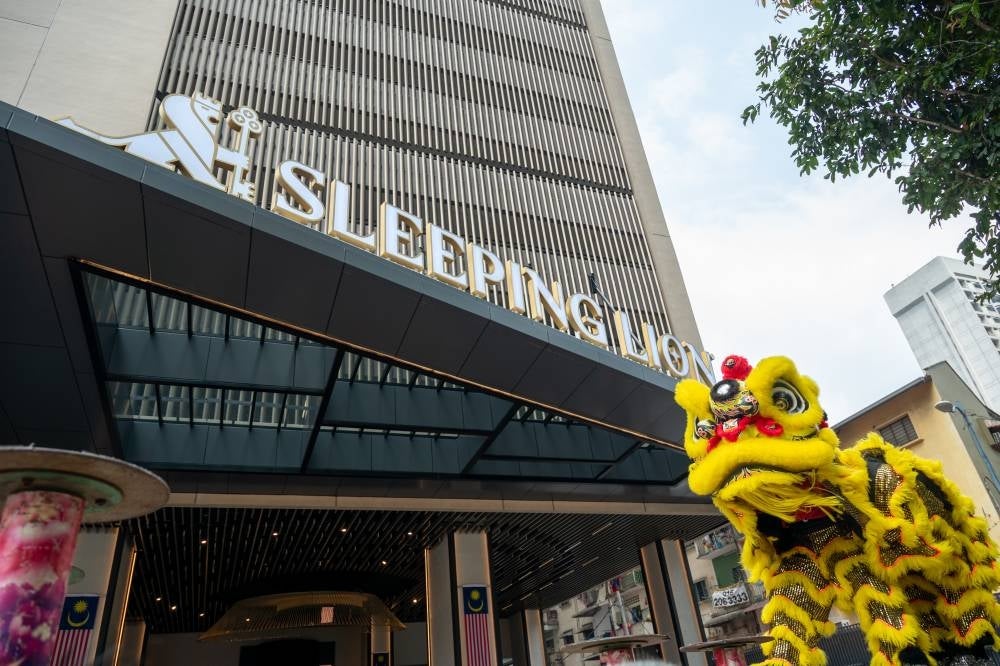 Nestled within the beating heart of bustling Bukit Bintang, the grand debut of Sleeping Lion Suites is poised to set new standards for luxury hotels within the vicinity 