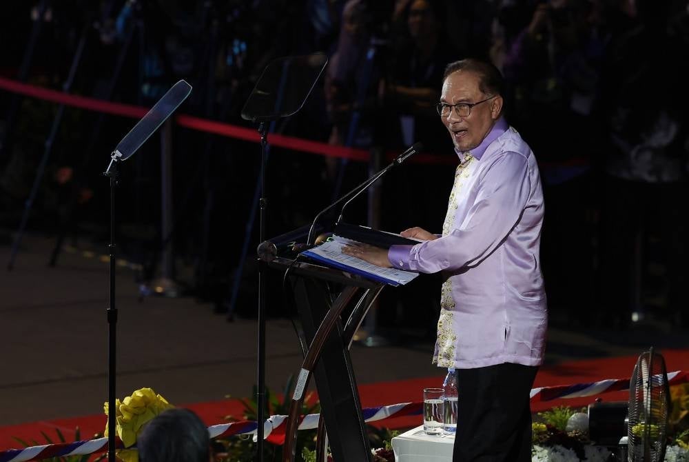 Anwar in a speech at the national level Malaysia Day celebration - BERNAMA PIX