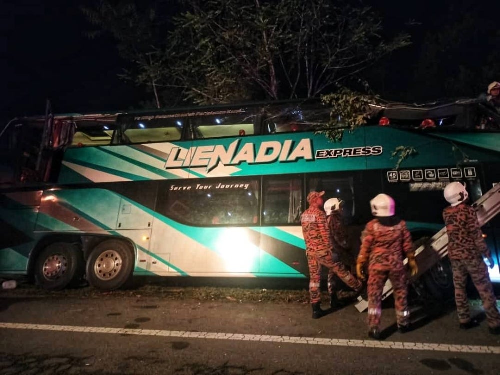 Lipis district police chief Supt Azli Mohd Noor said the 1.50am accident occurred when the bus, ferrying 18 passengers, was travelling from Kota Bharu, Kelantan to Kuala Lumpur.