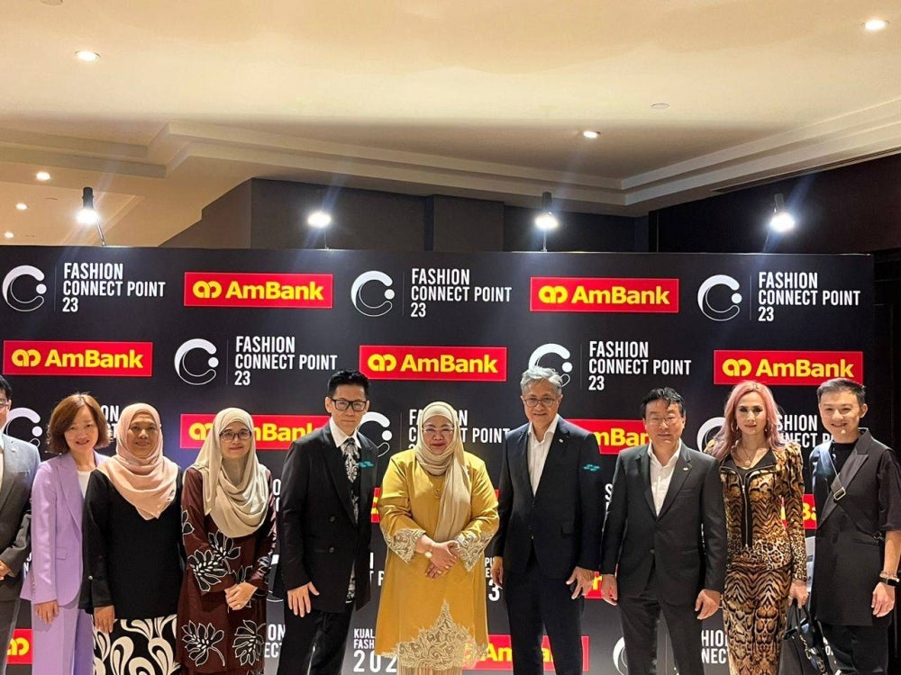 International Trade and Industry Ministry deputy secretary general Datuk Bahria Mohd Tamil (centre) among distinguished guests at the Fashion Connect Point 23 event held in Kuala Lumpur.