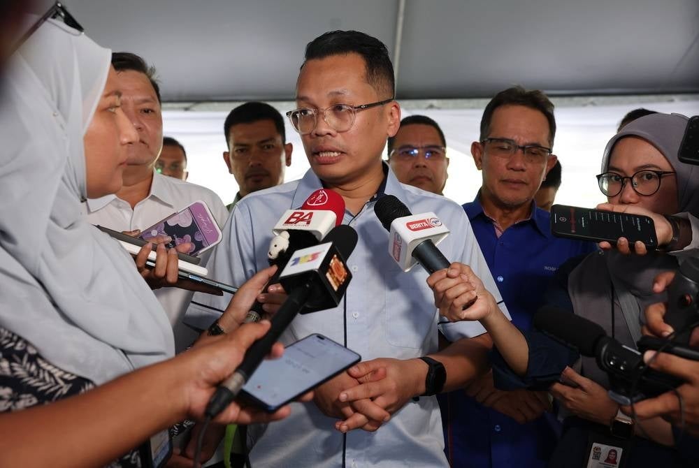 Natural Resources, Environment and Climate Change Minister Nik Nazmi Nik Ahmad (centre) said it is one of the ex-situ programmes at the National Wildlife Rescue Centre (NWRC) in Sungkai to overcome the natural low birth among the endangered species. - BERNAMA