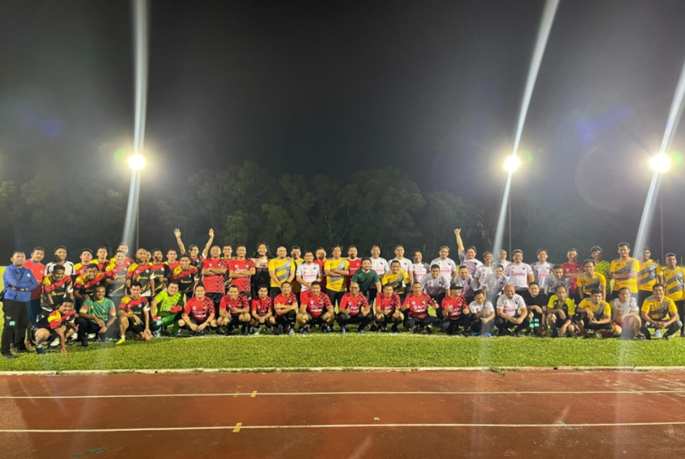IPD Klang Utara organised a five-corner match with the community and media teams at the Shah Alam Mini Stadium last night.
