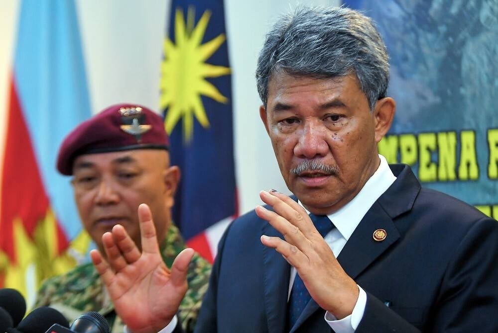Defence Minister Datuk Seri Mohamad Hasan has called on more non-Bumiputera citizens to join the Malaysian Armed Forces (ATM), especially the Army. - BERNAMA 