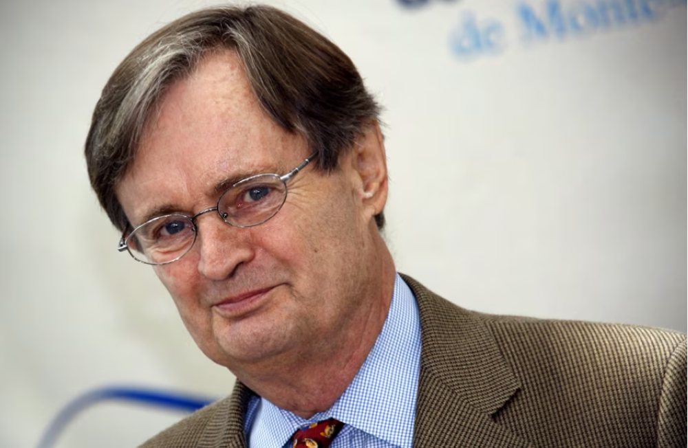 US actor David McCallum poses, on June 10, 2009 during a photocall presenting the TV serie "Navy NCIS : Naval Criminal Investigative Service" at the 49th Monte Carlo Television Festival in Monaco. - Photo by AFP