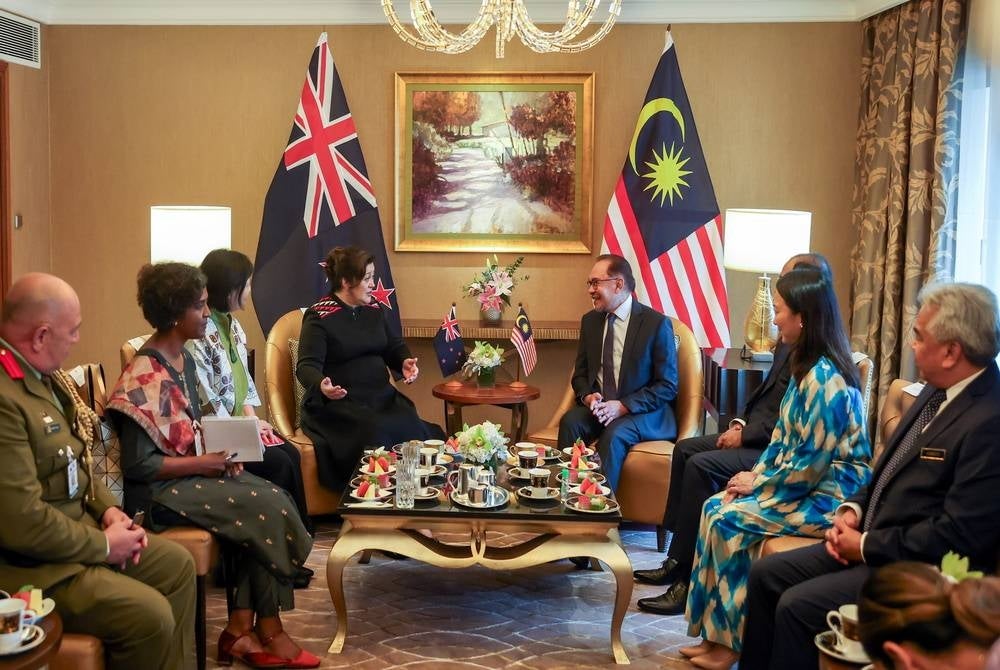 The governor-general of New Zealand Dame Cindy Kiro who arrived in Malaysia on Sunday for a four-day state visit at the invitation of Yang di-Pertuan Agong Al-Sultan Abdullah Ri’ayatuddin Al-Mustafa Billah Shah, met Prime Minister Datuk Seri Anwar Ibrahim, here today. - BERNAMA