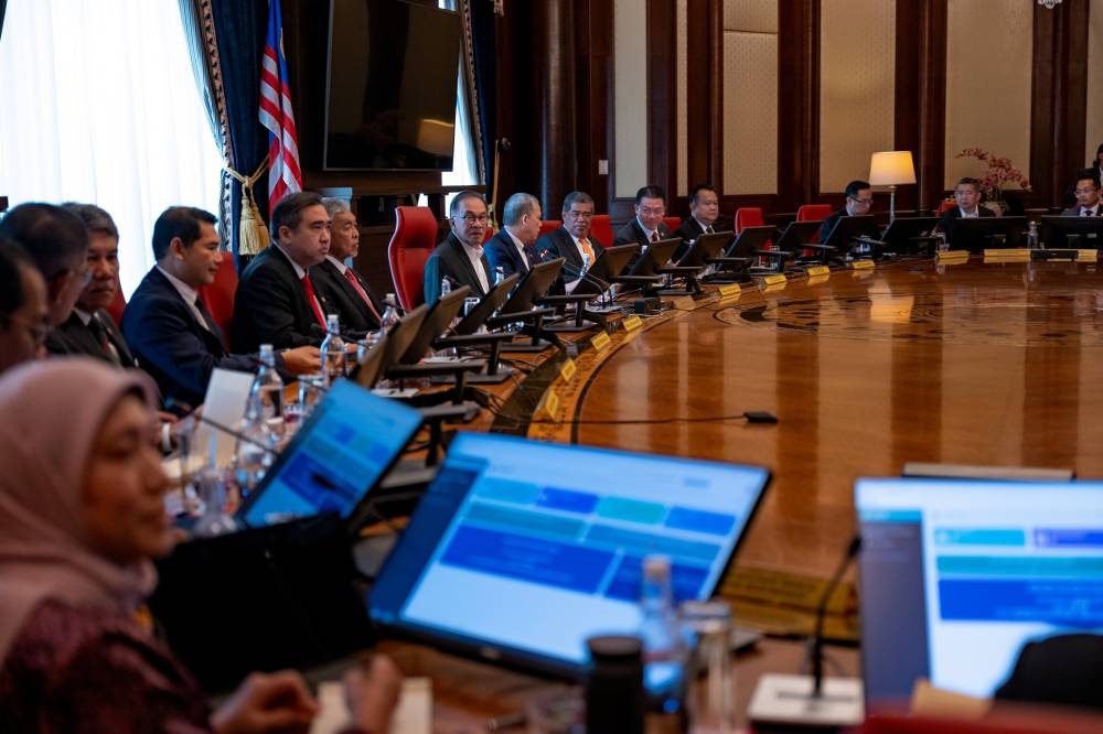 Mujibu also said that Prime Minister Datuk Seri Anwar Ibrahim may face the challenge of identifying suitable and capable individuals to hold ministerial portfolios. - FILE PIX by Bernama