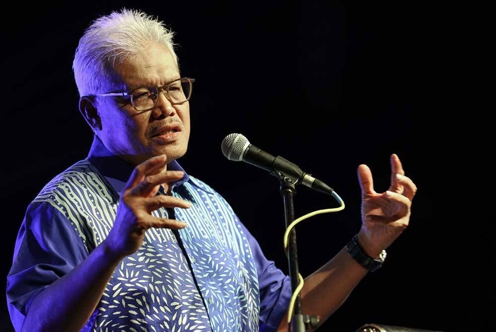  Opposition leader Datuk Seri Hamzah Zainudin - Photo by Bernama