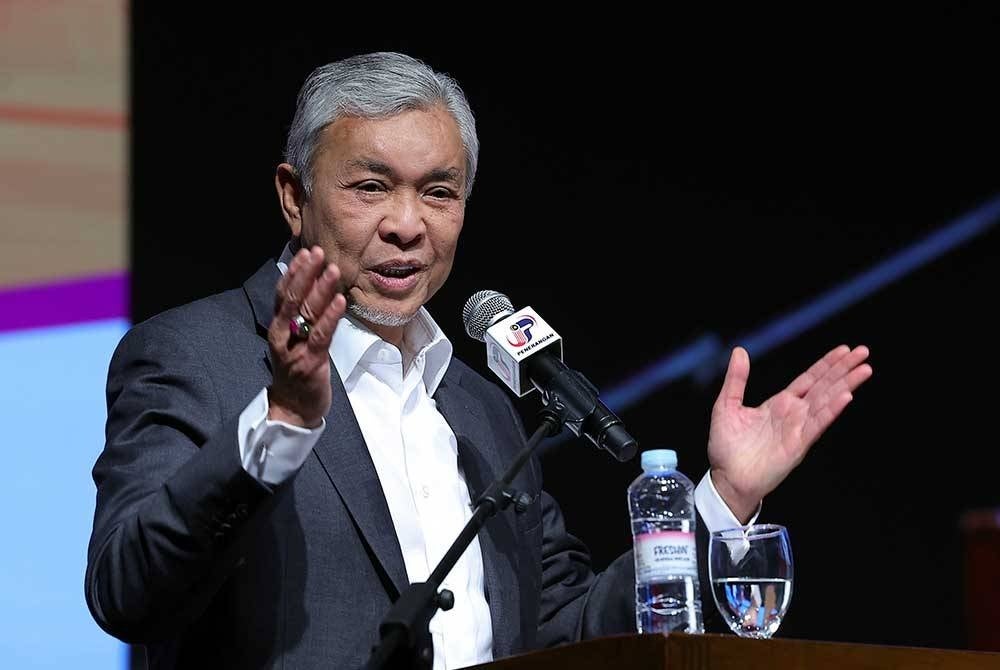 Barisan Nasional (BN) chairman Datuk Seri Dr Ahmad Zahid Hamidi claimed that the reduced majority obtained by its candidate in the Pelangai state by-election last Saturday was due to false accusations made against him. - BERNAMA