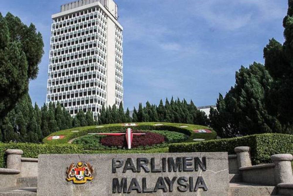 The Dewan Rakyat sitting today will discuss, among other things, the effectiveness of the government's measures in dealing with the impact of the weakening trend of ringgit against US dollar.