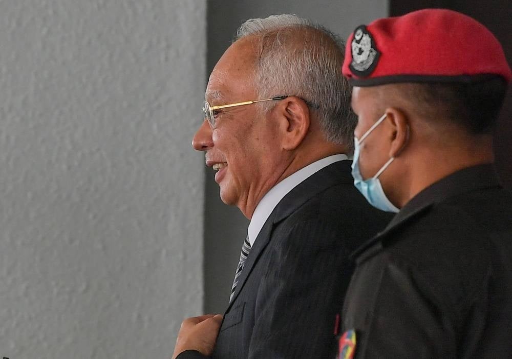 A senior police officer told the High Court today that Datuk Seri Najib Razak's Ambank account had received US$681 million or RM2.08 billion in illicit funds from Tanore Finance Corporation (Tanore). - Photo by Bernama