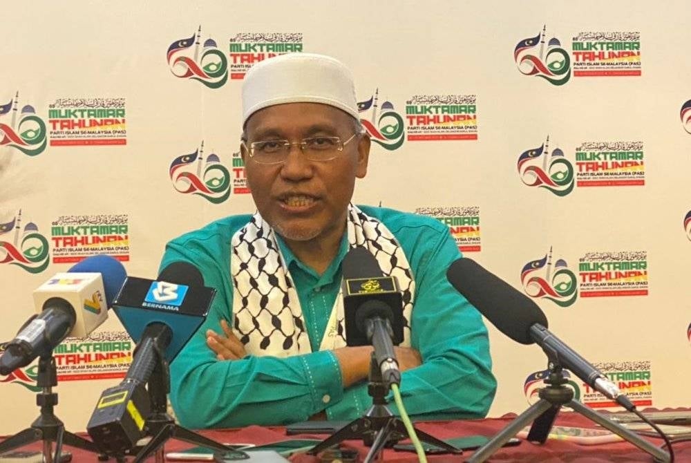 Pas vice-president Datuk Seri Idris Ahmad during a press conference at the Pas 69th Muktamar in Shah Alam, today.