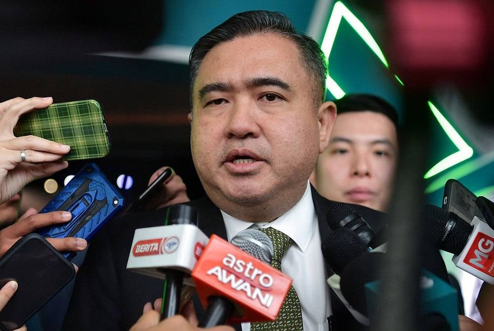  Transport Minister Anthony Loke. - BERNAMA