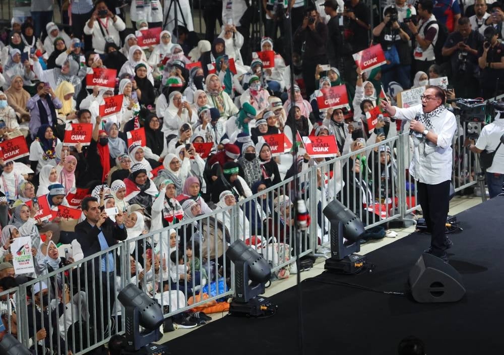 Anwar stressed his unwavering support and determination to advocate for the freedom and justice of the Palestinian people. - Photo by Bernama