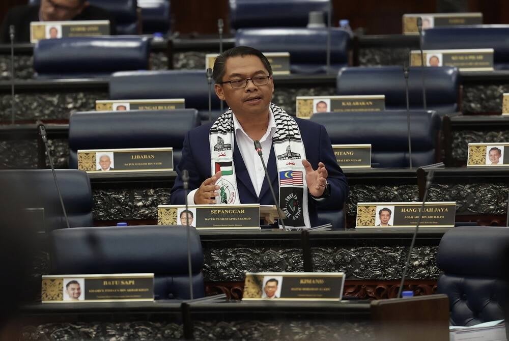 Its Deputy Minister Datuk Mustapha Sakmud said the financing scheme, with a revolving fund of RM50 million, was first introduced in the 10th Malaysia Plan but only 319 workers have taken up loans with a total funding of RM26.4 million as of Aug 31 this year. - BERNAMA 