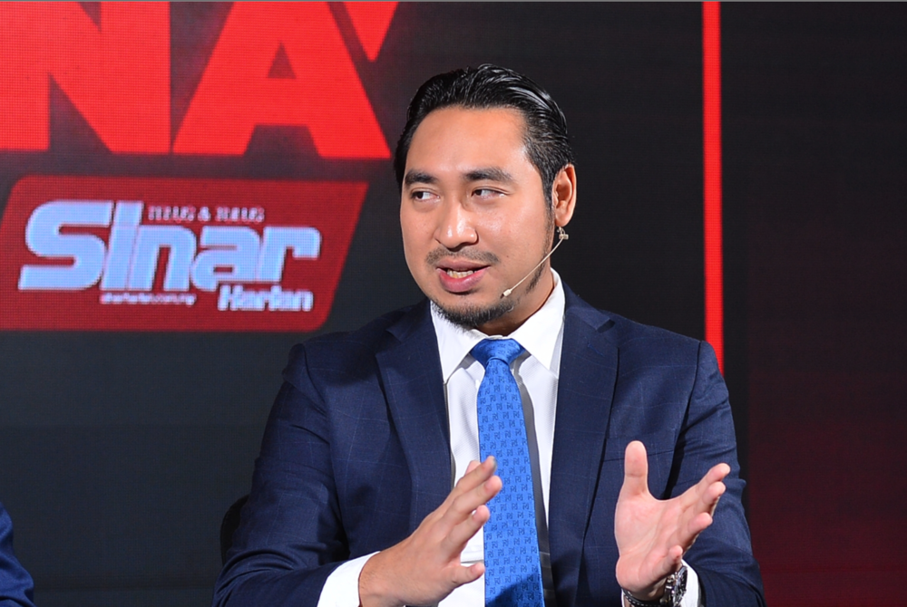 Wan Ahmad Fayhsal on the 418th episode of Wacana Sinar titled 'Winning the narrative war outside Gaza' hosted by Azlan Shah Nabees Khan today - PIX by SINAR