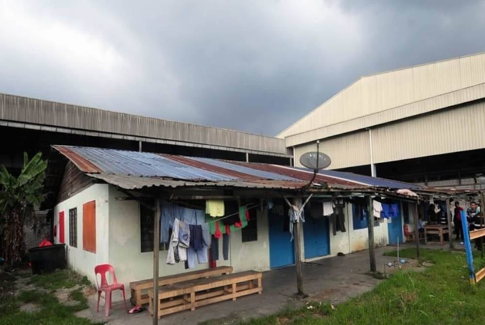 The Peninsular Labour Department has found that only 50 per cent of employers are complying with the Workers’ Minimum Standards of Housing and Amenities (Amendment) Act 2019 (Act 446). - BERNAMA