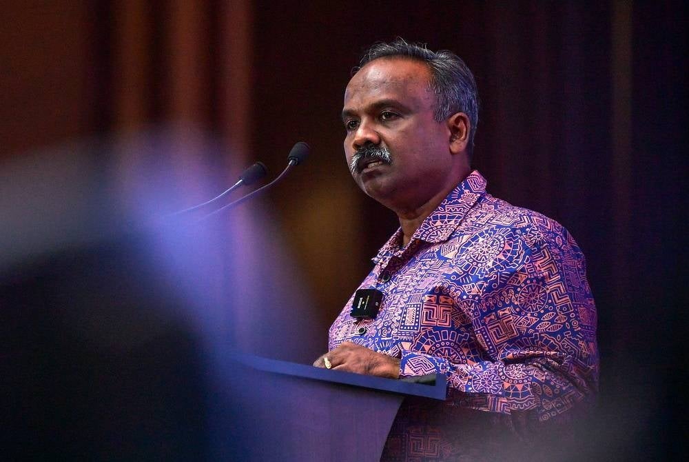 The Human Resources Ministry is actively working with industry players to nurture a buoyant local human capital development ecosystem, said Human Resources Minister V. Sivakumar. - BERNAMA 