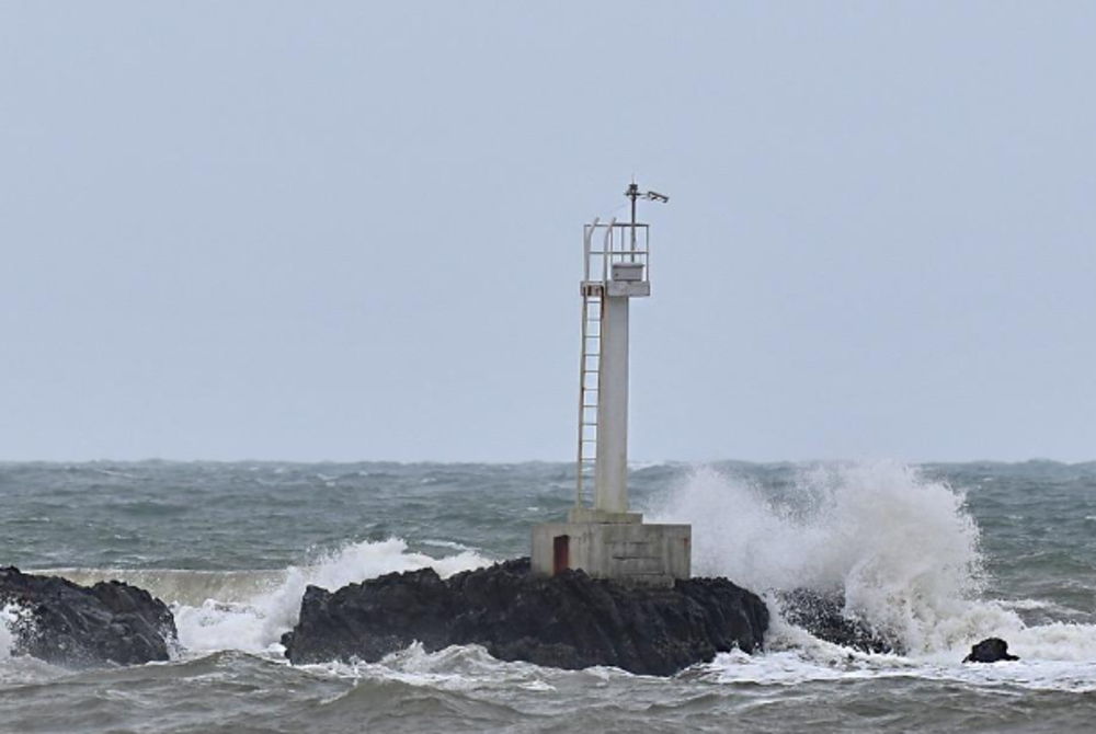 The Malaysian Meteorological Department (MetMalaysia) clarifies that it has not issued any tsunami warning or advisory at this time after the Malaysian National Tsunami Early Warning System (SAATNM) siren went off in Kota Belud, Sabah early this morning. - BERNAMA
