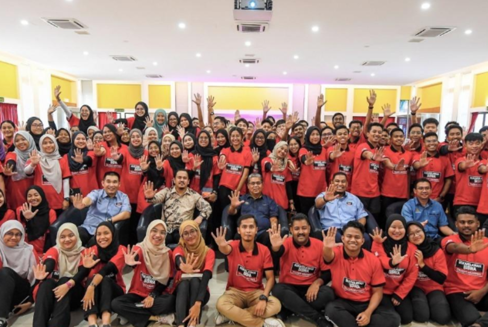 Yayasan Sukarelawan Siswa (YSS) can spur Malaysia towards becoming a hub and model for volunteerism within a multi-racial community based on the Madani Malaysia concept, said National Unity Minister Datuk Aaron Ago Dagang. - BERNAMA