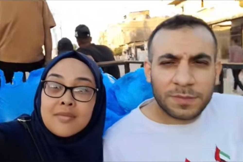 Nurul Ain and her husband's latest picture posted on TikTok on Friday.