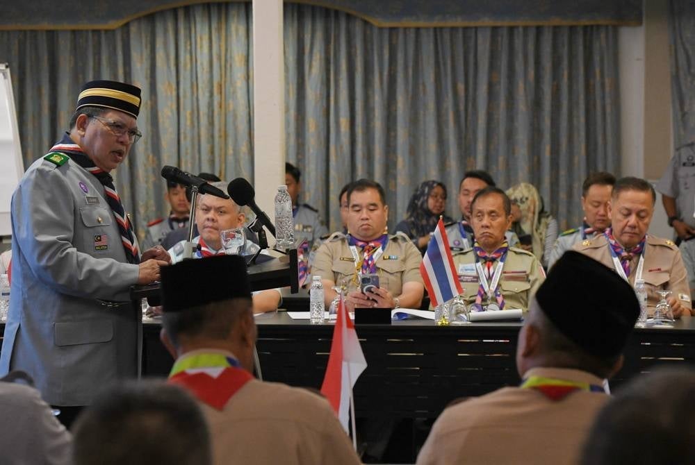 The Scouts Association of Malaysia (PPM) aims to increase its membership to 500,000 by 2025, said National Scout Council (MPN) member Tan Sri Johari Abdul (left). - BERNAMA