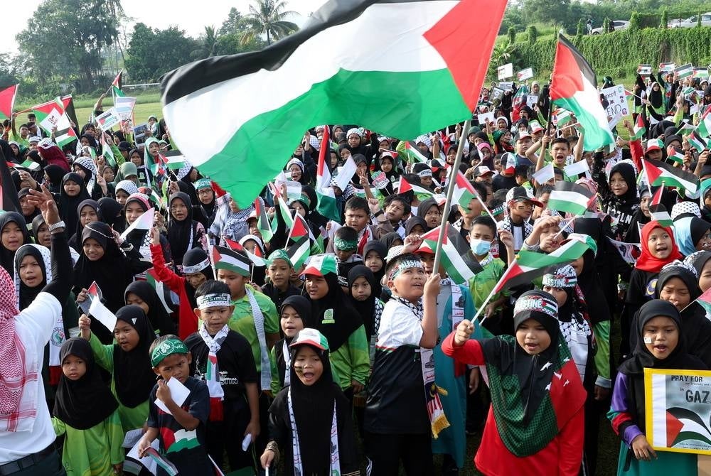 A total of RM9.2 million for the Palestinian Humanitarian Fund has been successfully collected during the implementation of the Palestine Solidarity Week from Oct 29 to Nov 3, involving the participation of thousands of educational institutions under the Education Ministry (MOE) nationwide. - BERNAMA 