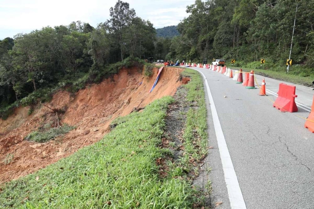 The Batang Kali-Genting Highlands road is expected to be open to the public by May next year - BERNAMA