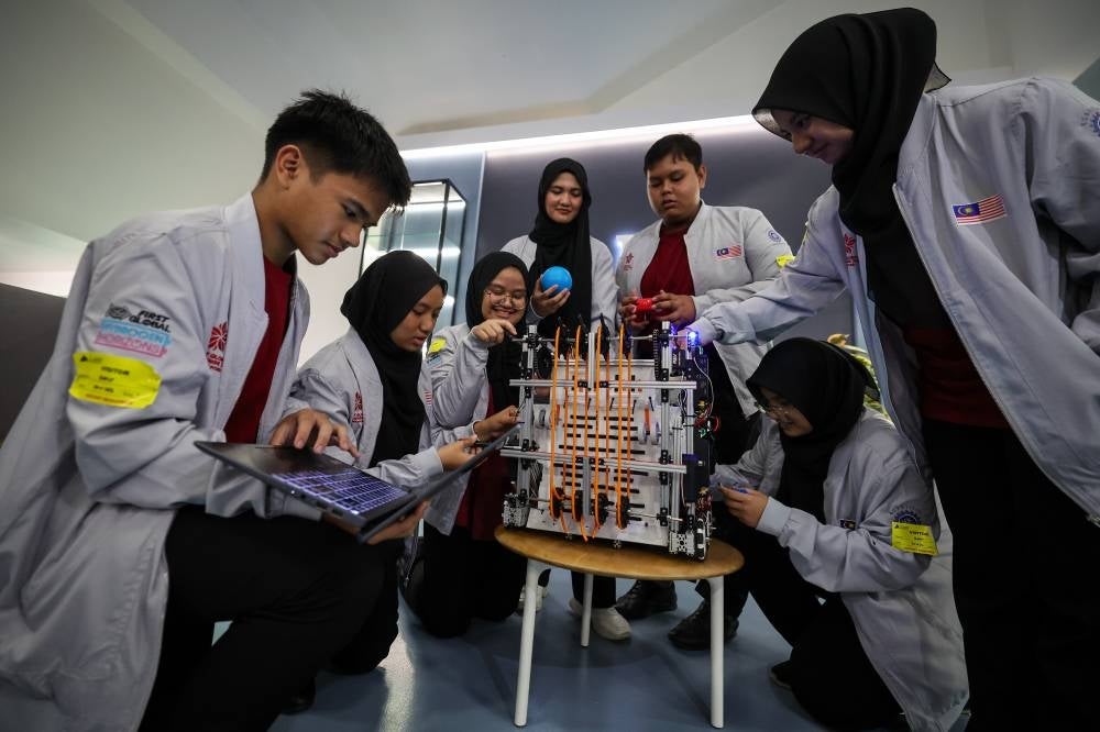 A group of Sekolah Menengah Sains Hulu Terengganu (SAHUT) students made the country proud when their robot creation, named 'ADEK' was selected to represent Malaysia - BERNAMA