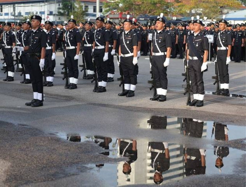 The Home Ministry is drafting a bill to regulate the welfare aspects of police retirees, as well as former police officers, said its deputy minister Datuk Seri Dr Shamsul Anuar Nasarah. - BERNAMA FILE PIX