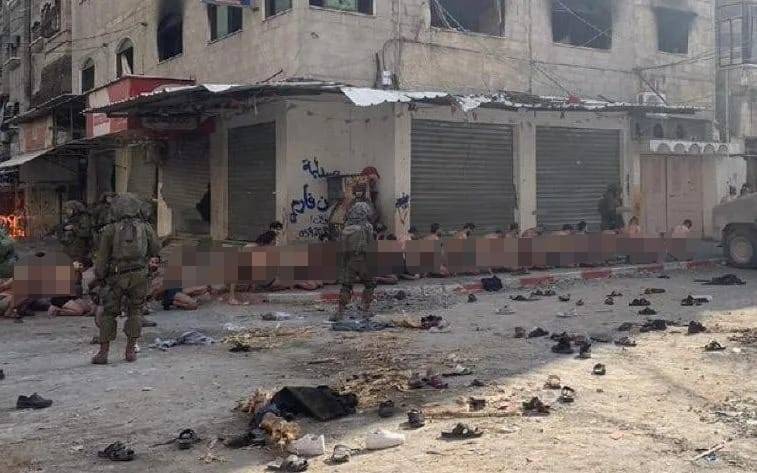 Footage from Gaza showing Israeli forces detaining dozens of Palestinian men who were stripped to their underwear. - Photo: EMANUEL FABIAN/X/TWITTER