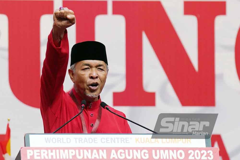 Zahid while giving his speech at Umno General Assembly. FILE PIX