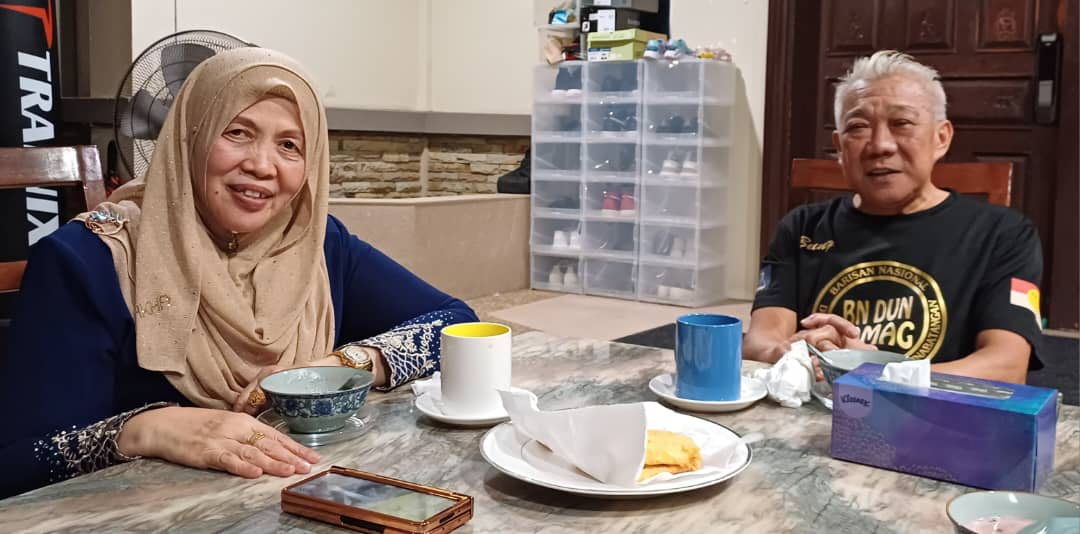 Siti Aminah and Bung when met on Thursday. (SINAR PHOTO)