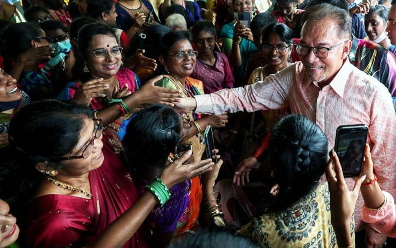 Addressing the possibility of the Indian community shifting their support to MIC or Perikatan Nasional (PN), expert deemed the chances low, especially with Pas dominating PN. - Photo by Bernama