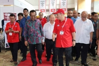 The ongoing political turmoil in Sabah can put pressure on Chief Minister Datuk Seri Hajiji Noor (right) to dissolve the state legislative assembly early, thereby seeing a state election be held after the Hari Raya Aidilfitri celebration later.