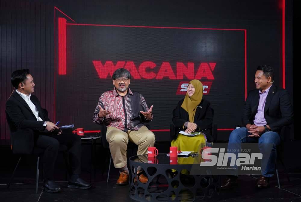 Political analyst Professor Datuk Dr Jayum Jawan (two left) with two other panellists; Pas central committee member Dr Halimah Ali (two right) and Amanah deputy youth chief Danial Al-Rashid Haron (right) as well as host Ismail Adnan (left). - Photo by MOHD HALIM ABDUL WAHID
