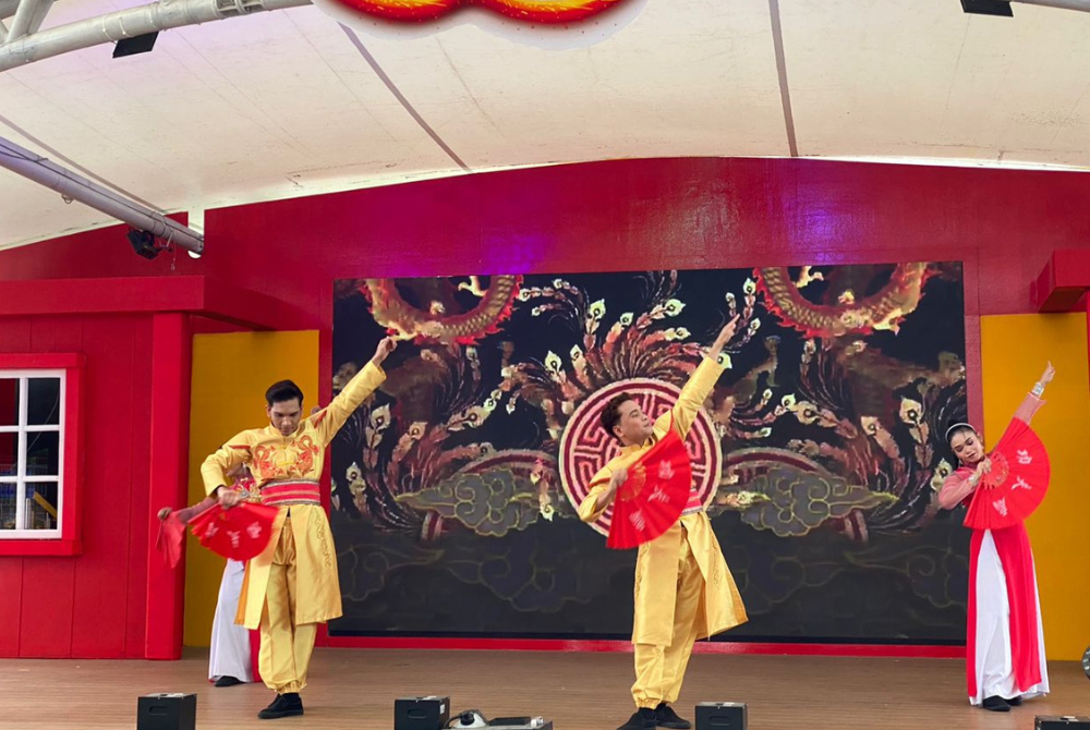 Don't forget to catch the traditional dance performances. 