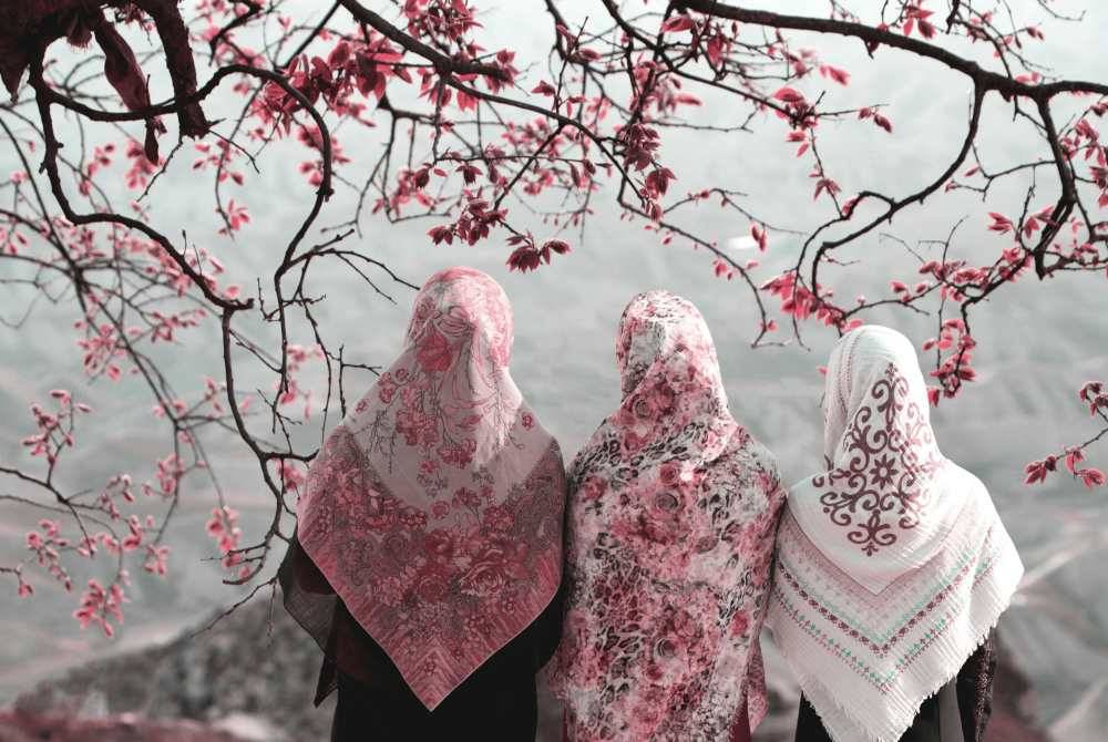 While some individuals express disagreement with the use of satin fabric for Muslim women's clothing, others defend such attire.