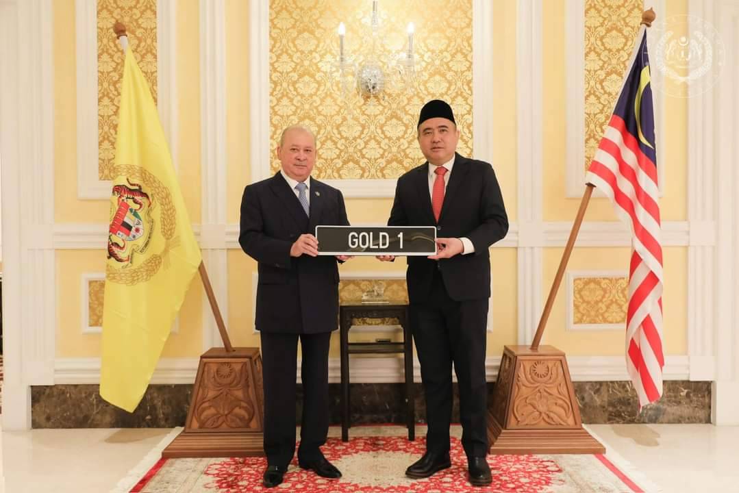 Anthony presented the GOLD 1 plate symbolically to Sultan Ibrahim at the National Palace on Tuesday. 