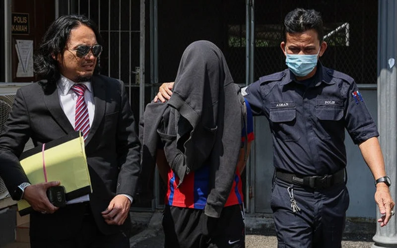 The medical doctor, Dr Anas Ramli, 32 pleaded not guilty in the Sessions Court yesterday to six charges of producing pornography and sexually assaulting children.
Photo source: Bernama 