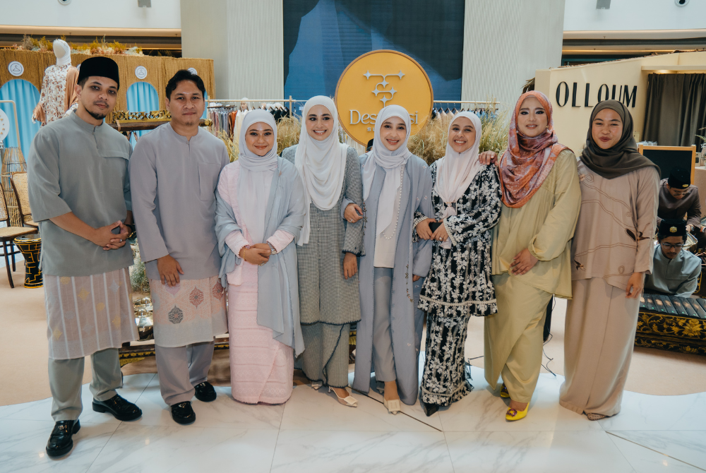 From right to third from left: Olloum founder Sumayyah Nasaruddin, TudungPeople founder Fazrena Aziz, Cuura founder Sarah Shah Nor TudungPeople founder Fazrena Aziz, as well as the three sisters behind the brands Calaqisya - Farah Illyana, Farah Mislina and Farah Azrina Khairuddin.