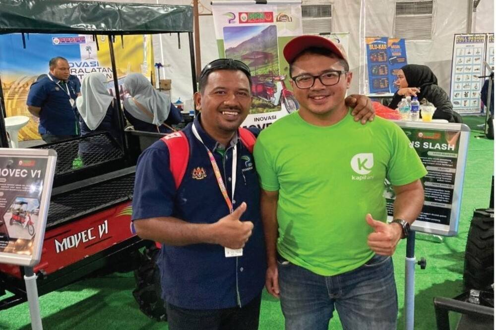 Kapitani co-founder M Nazrul Hazeri Nazrimuddin (right) plans to utilise the KIIC 2023 grant to enhance capabilities of existing applications along with promotional efforts.