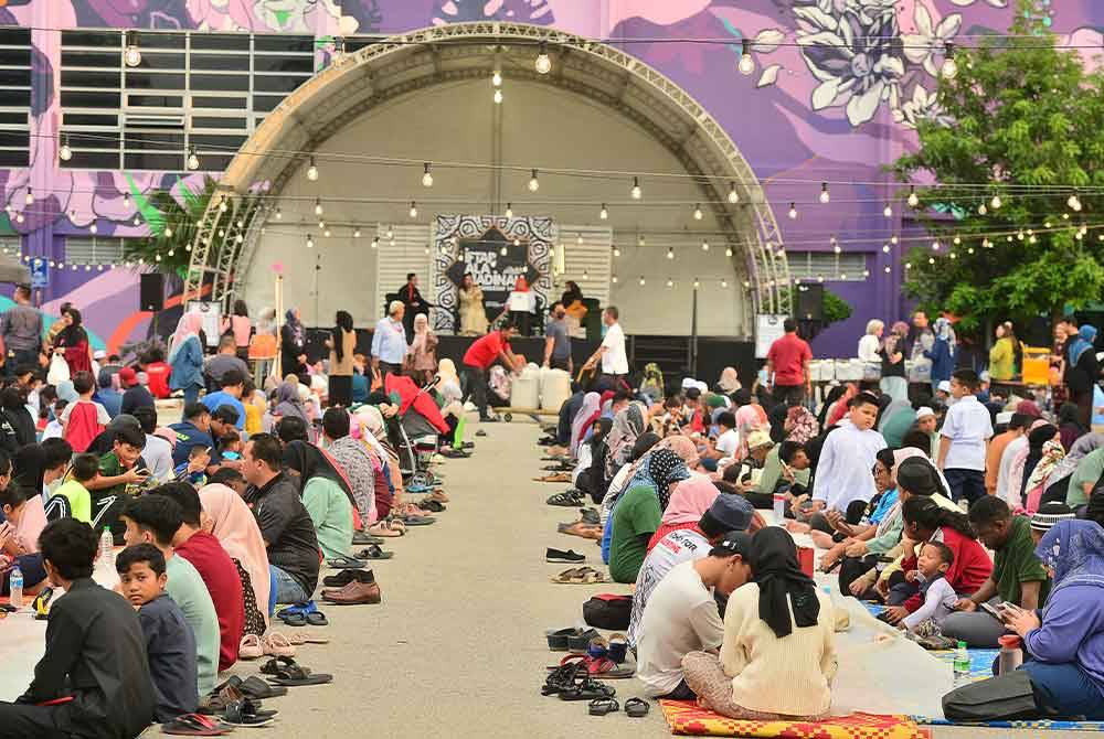 Iftar Ala Madinah @Karangkraf 2024 programme runs from March 13th to April 4th and is open to 1,000 guests per day.