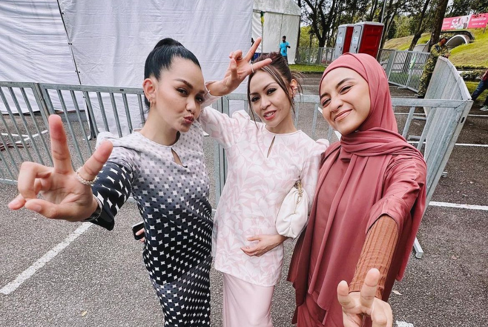 De Fam group; (from left) Sophia Liana, Azira Shafinaz and CIk Manggis. - Photo: @defamofficial Instagram
